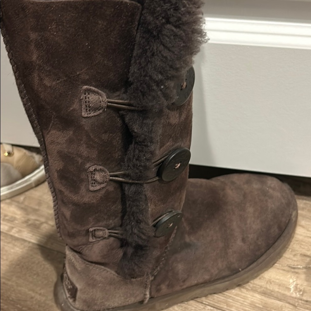 Uggs - image 2